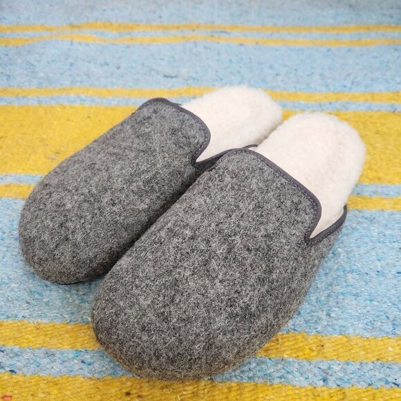 J. Crew Pacific Sherpa Lined Wool Felt Clog Slipper Size 9 - Picture 1 of 5